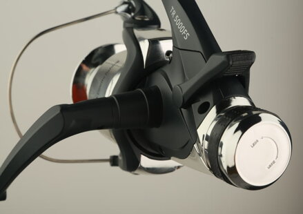 Nyeletőfékes orsó Giants Fishing TR 5000 FS, 1+1 INGYEN!